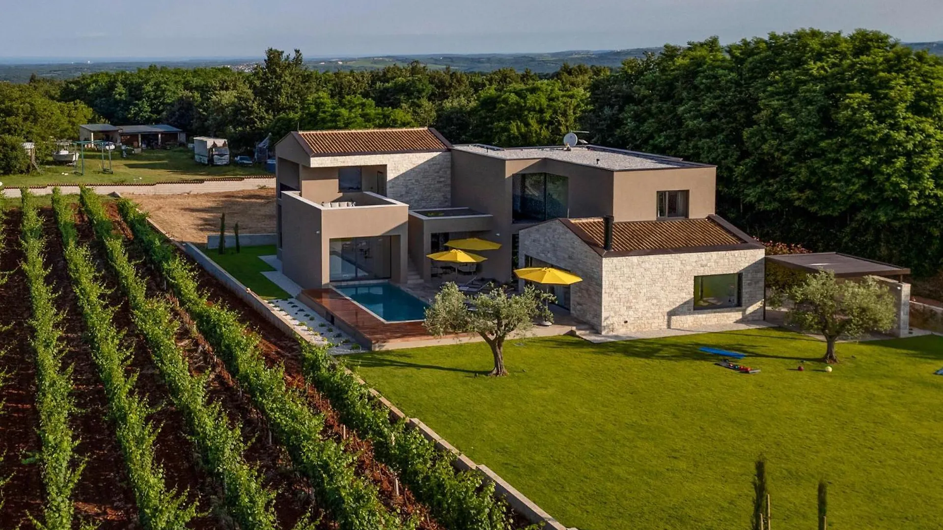 Holiday home Stunning Home In Kastelir With Sauna Croatia